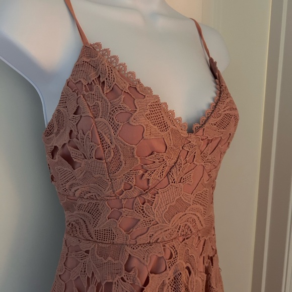 Lulu’s Nora Lee Dusty Rose Sleeveless Lace Midi Dress - Picture 3 of 4